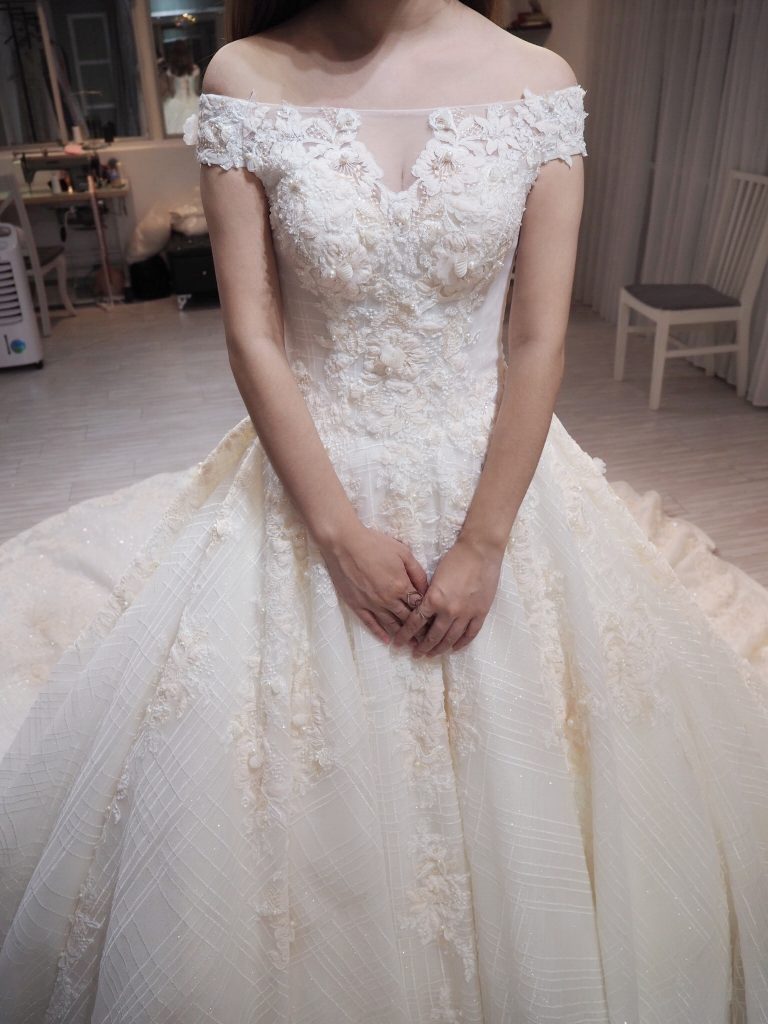 賽西亞手工婚紗 「我的命定禮服就是這件!」專屬給每位新娘的超顯瘦禮服 紙片女孩vs厚片女孩款大公開
