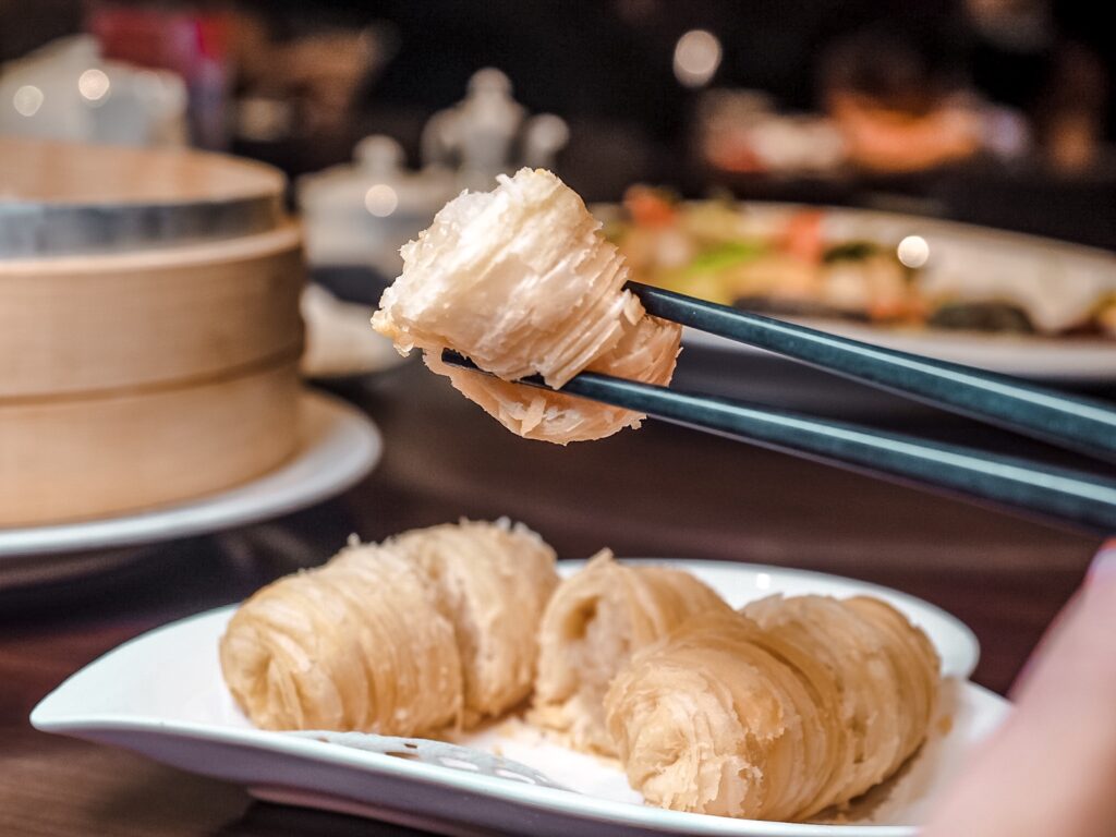高雄漢來巨蛋五星級飯店婚宴菜色,Hello Kitty主題式婚禮,最夢幻的主題婚禮場地!贈送專屬鮮花佈置、華麗背板