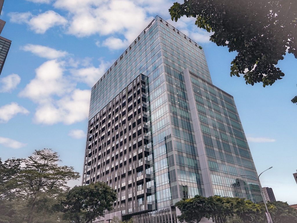 國泰萬怡酒店台北高空戶外證婚場地,結合萬豪集團行政酒廊!中式佳餚妝點成西式美饌
