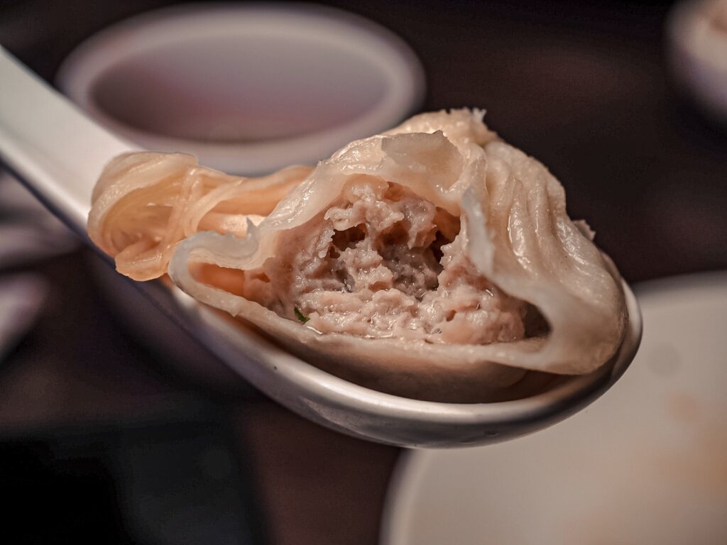 高雄漢來巨蛋五星級飯店婚宴菜色,Hello Kitty主題式婚禮,最夢幻的主題婚禮場地!贈送專屬鮮花佈置、華麗背板