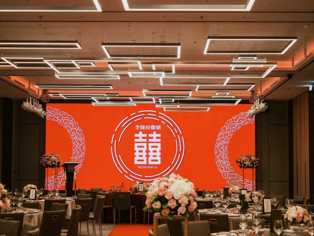 國泰萬怡酒店台北高空戶外證婚場地,結合萬豪集團行政酒廊!中式佳餚妝點成西式美饌
