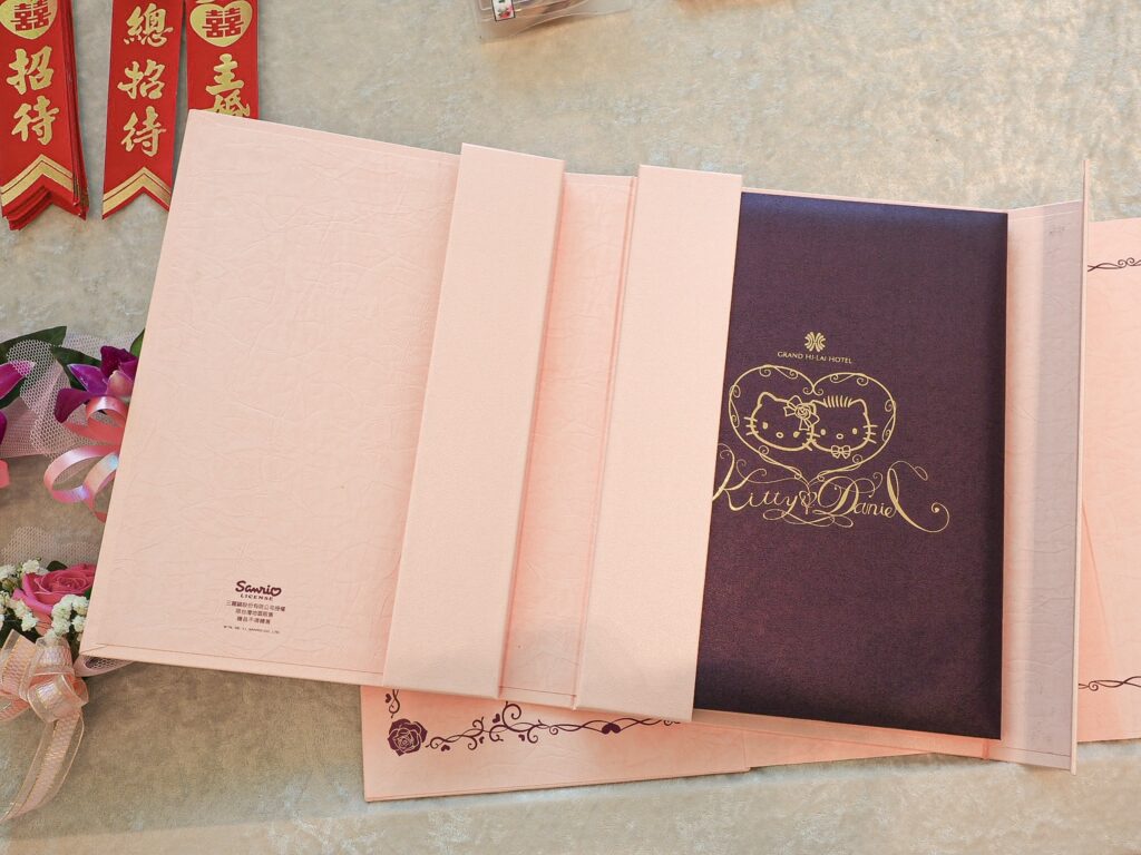 高雄漢來巨蛋五星級飯店婚宴菜色,Hello Kitty主題式婚禮,最夢幻的主題婚禮場地!贈送專屬鮮花佈置、華麗背板