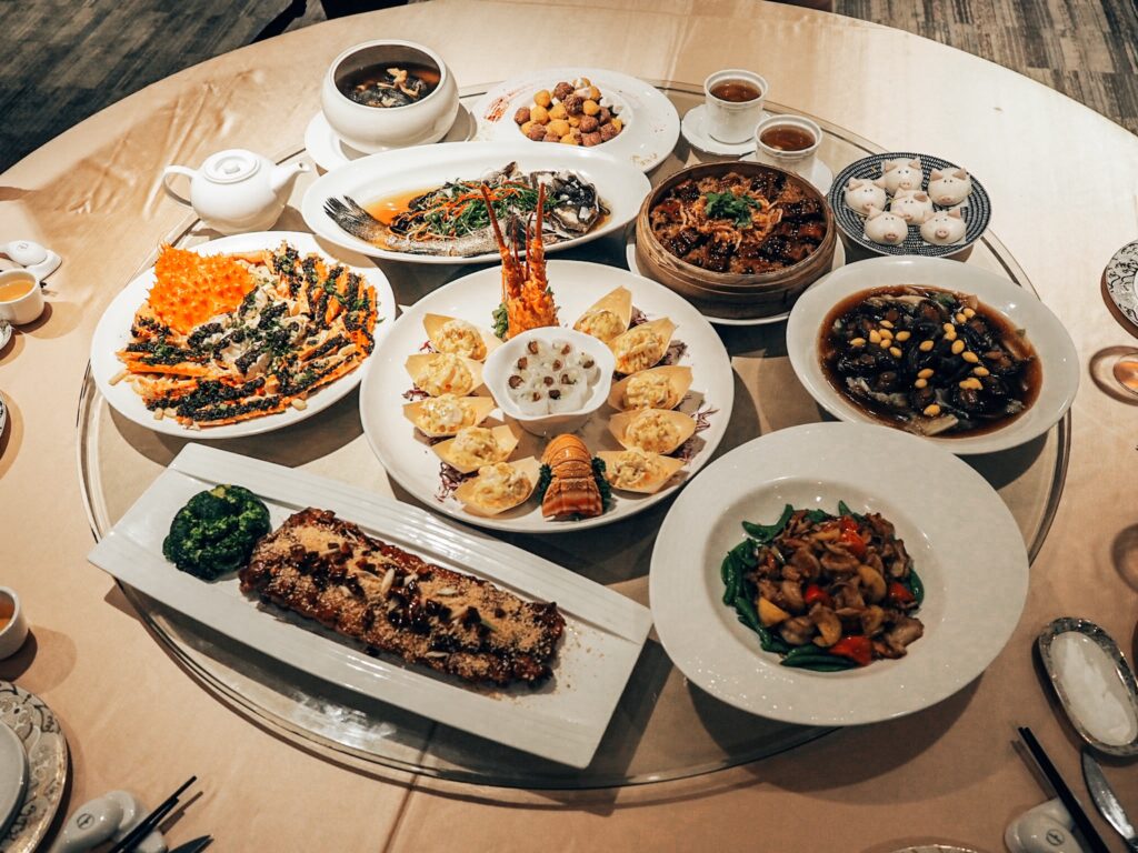 白金花園酒店遺世獨立的超美挑高大廳,陽光灑落的戶外中庭證婚,溫馨宛如藝術殿堂的廊道