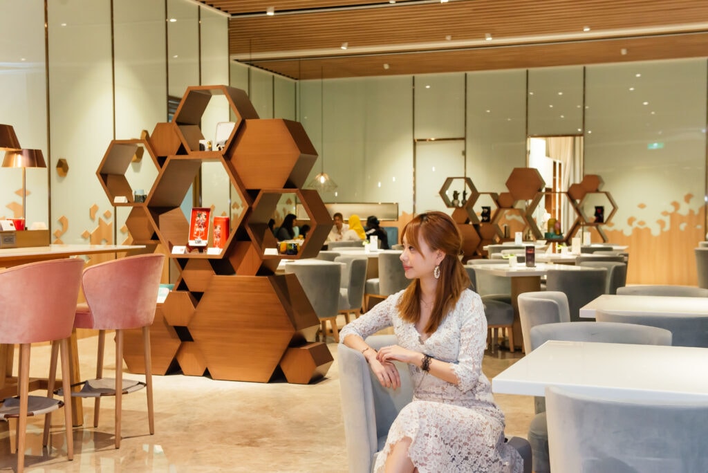 台北美福大飯店.GMT義大利餐廳西式長桌的優雅婚禮,可在同層樓Cocoon池畔酒吧,舉行一場賓主盡歡的After Party!