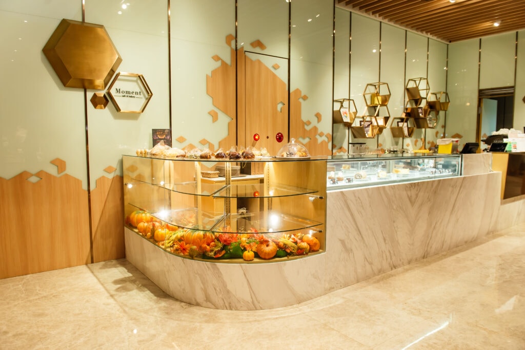 台北美福大飯店.GMT義大利餐廳西式長桌的優雅婚禮,可在同層樓Cocoon池畔酒吧,舉行一場賓主盡歡的After Party!