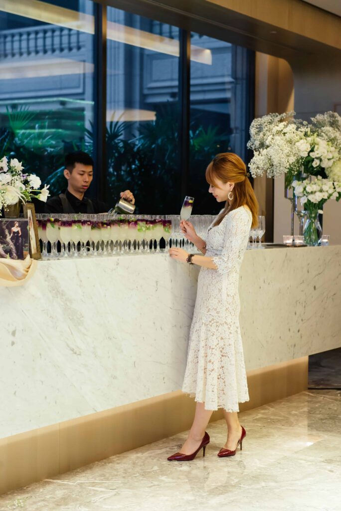 台北美福大飯店.GMT義大利餐廳西式長桌的優雅婚禮,可在同層樓Cocoon池畔酒吧,舉行一場賓主盡歡的After Party!