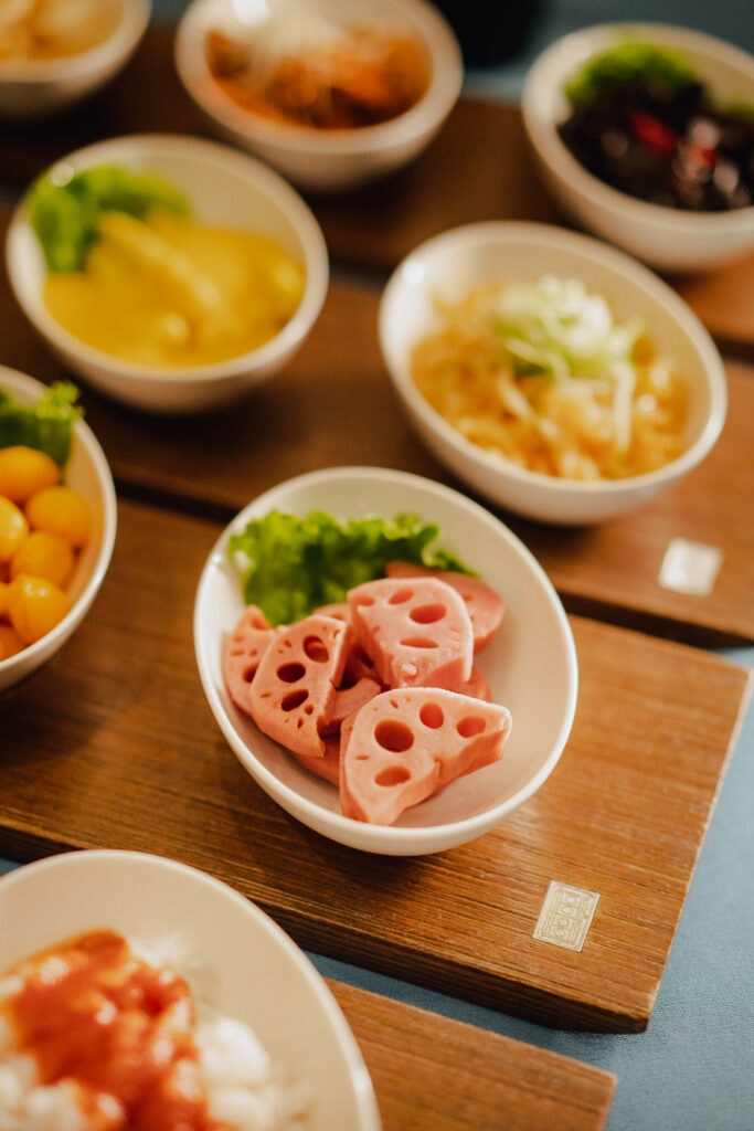 北投麗禧溫泉酒店充滿芬多精的森林系婚禮、熱門打卡點「水舞台」戶外證婚儀式!山水間環抱中的誓言交換婚宴場地