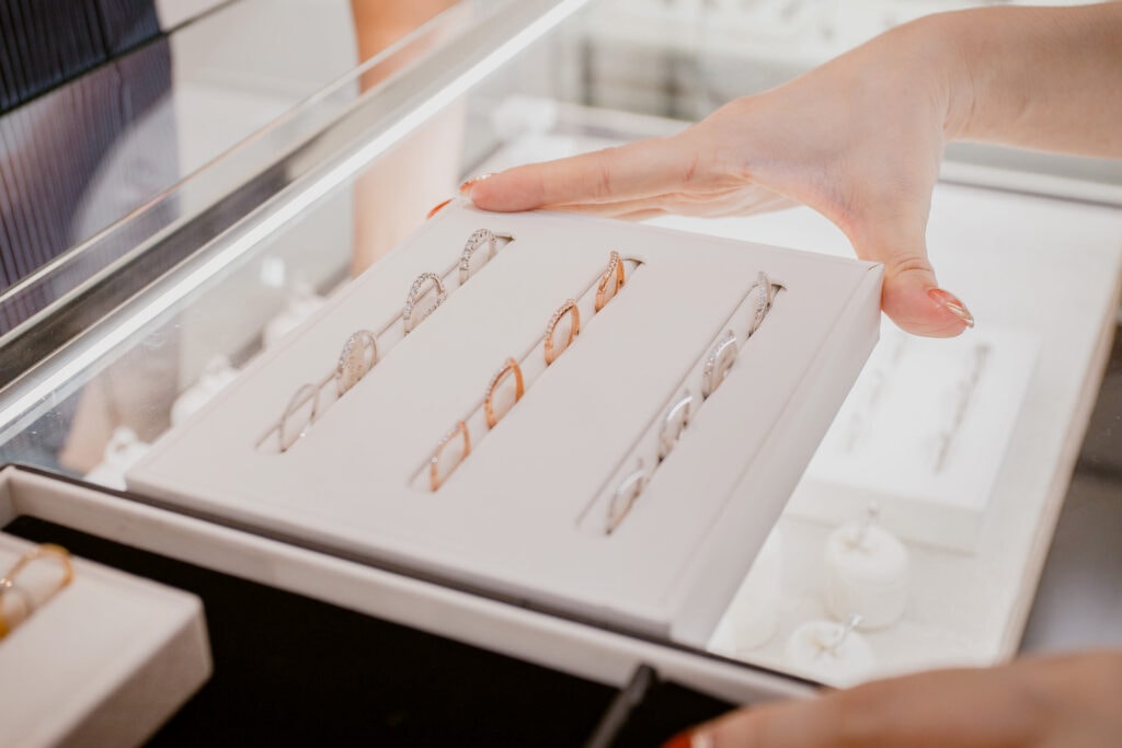 HENRY & EDDY JEWELRY 專為新人而存在的手工鑽戒品牌,不撞款的客製化設計款為你而生