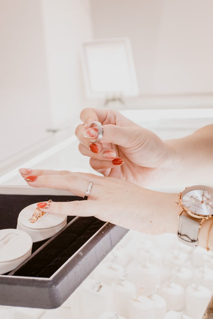 HENRY & EDDY JEWELRY 專為新人而存在的手工鑽戒品牌,不撞款的客製化設計款為你而生