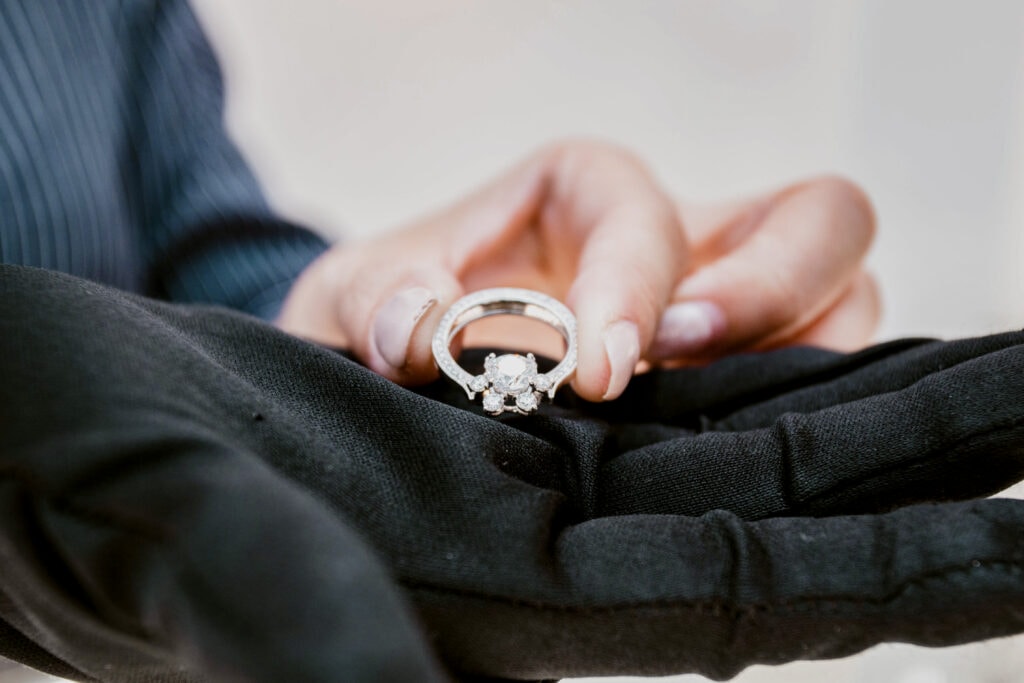 HENRY & EDDY JEWELRY 專為新人而存在的手工鑽戒品牌,不撞款的客製化設計款為你而生