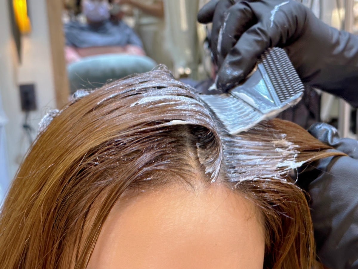 新北新店染髮推薦《洞鏡 salon》頂級質感沙龍,搭配 DA