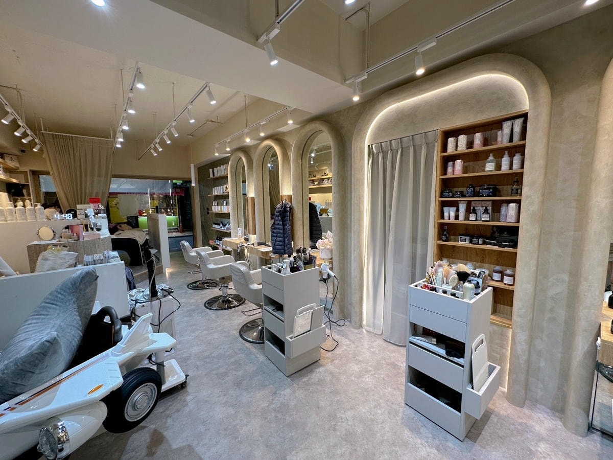 新北新店染髮推薦《洞鏡 salon》頂級質感沙龍,搭配 DA