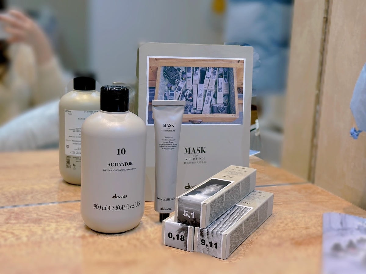 新北新店染髮推薦《洞鏡 salon》頂級質感沙龍,搭配 DA