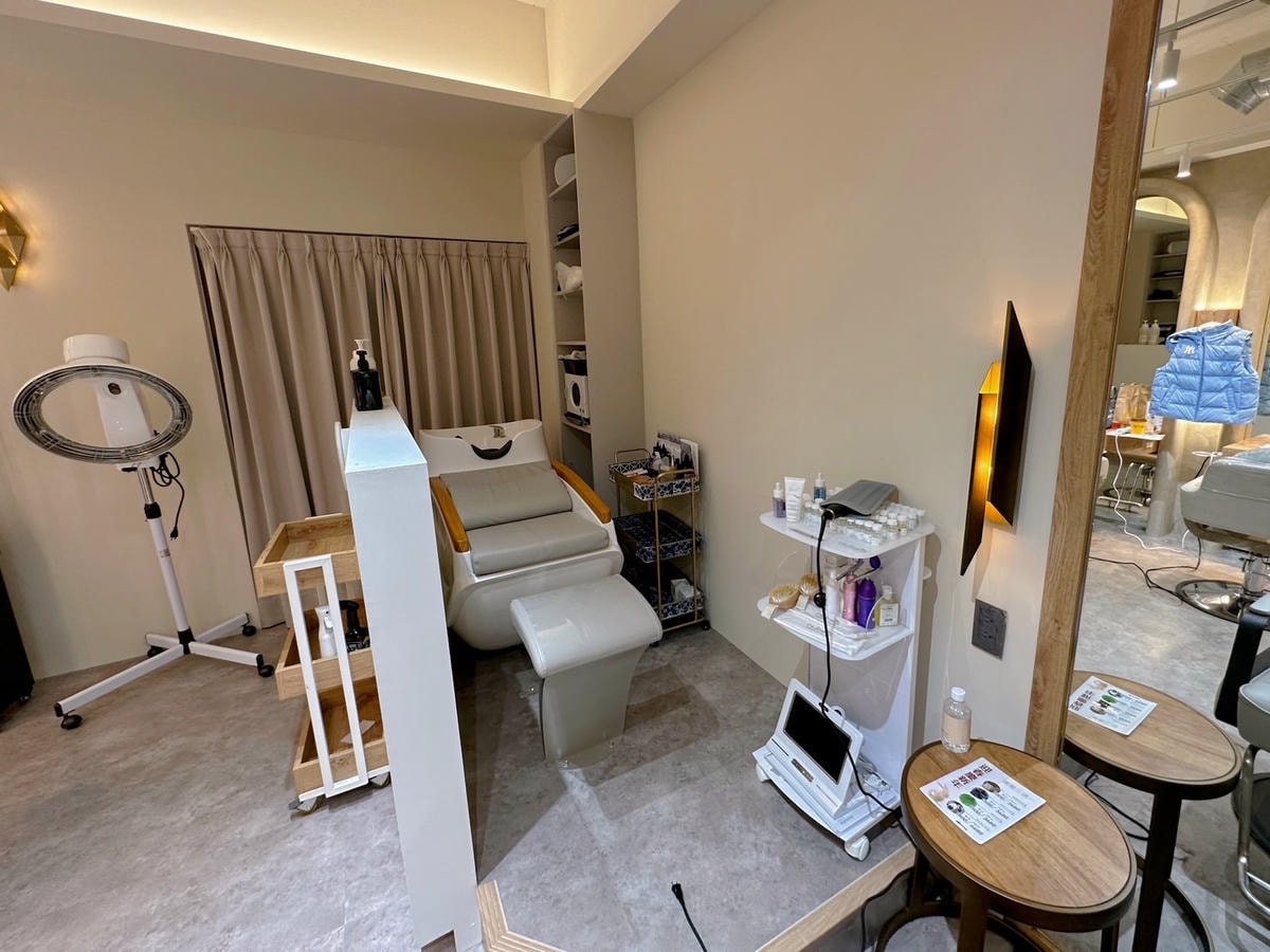 新北新店染髮推薦《洞鏡 salon》頂級質感沙龍,搭配 DA