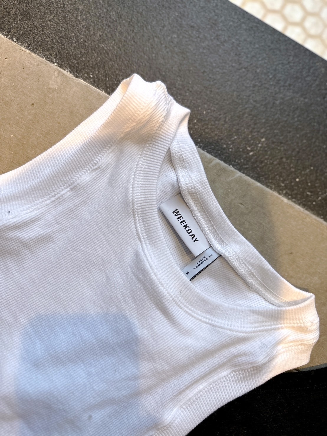 瑞典品牌《Weekday》購物穿搭以簡約款式為基礎,H&M 瑞典品牌《Weekday》購物穿搭以簡約款式為基礎,H&M