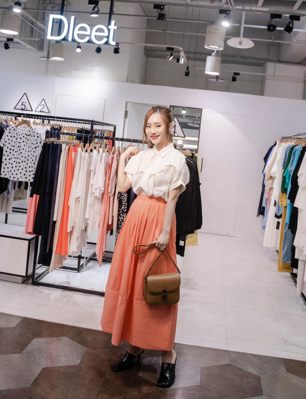 台中一日遊必逛購物中心《日曜天地OUTLET》多元品牌帶逛重 台中一日遊必逛購物中心《日曜天地OUTLET》多元品牌帶逛重