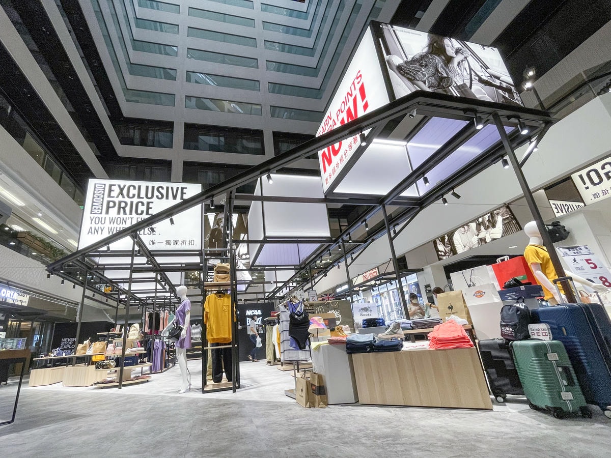 台中一日遊必逛購物中心《日曜天地OUTLET》多元品牌帶逛重 台中一日遊必逛購物中心《日曜天地OUTLET》多元品牌帶逛重