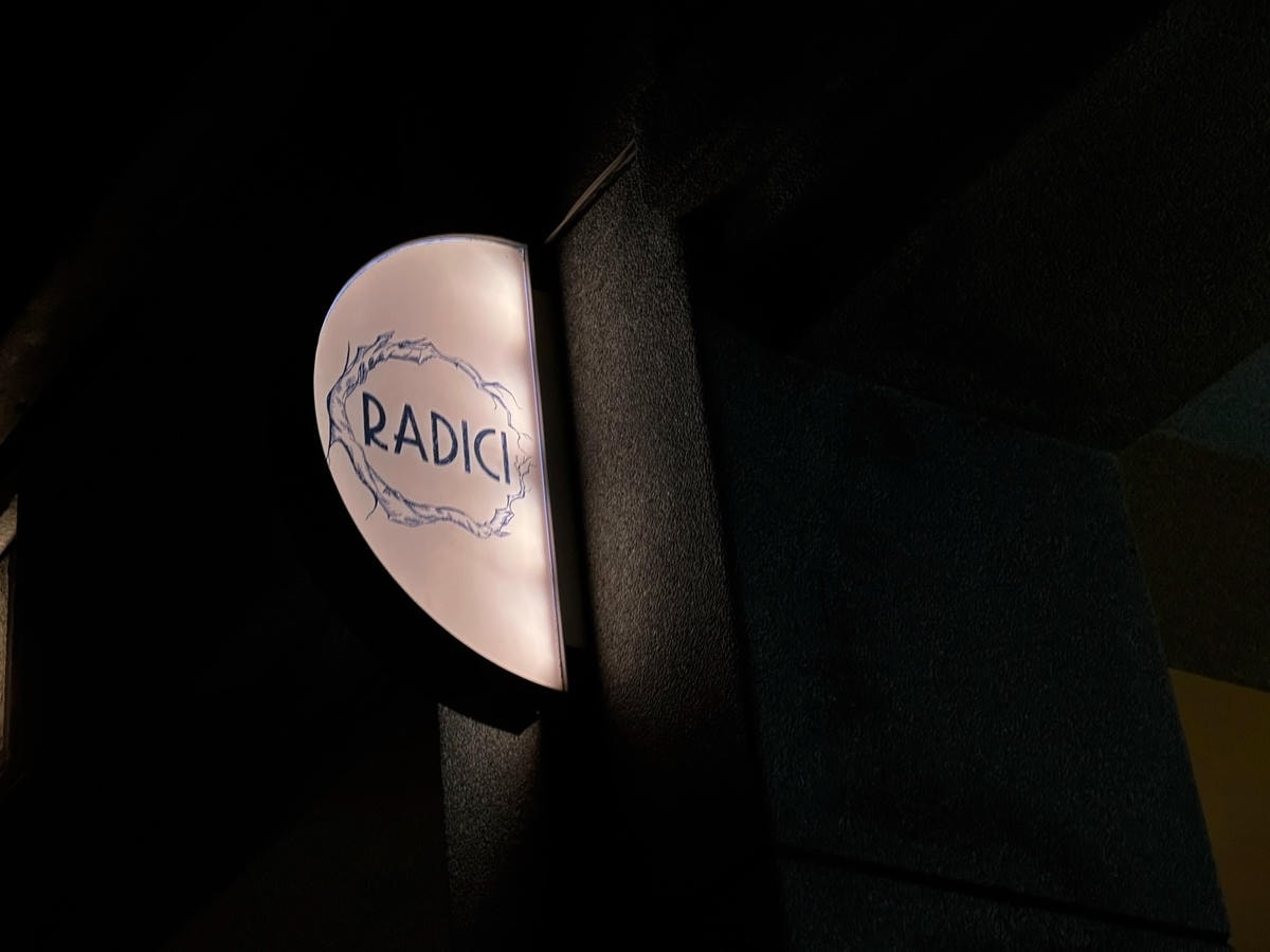 大稻埕餐酒館《RADICI》迪化街百年洋房建築,隱身在天井庭