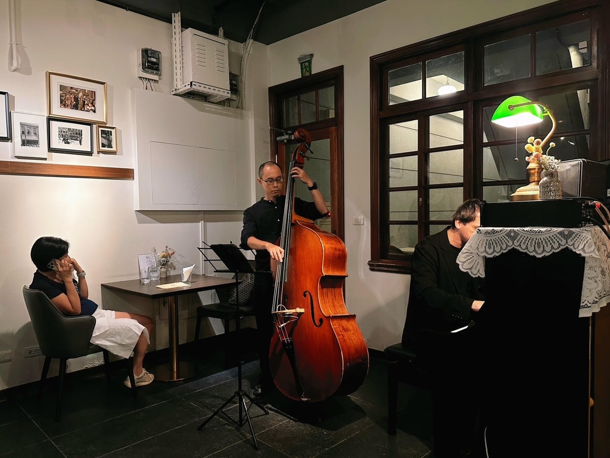 大稻埕餐酒館《RADICI》迪化街百年洋房建築,隱身在天井庭