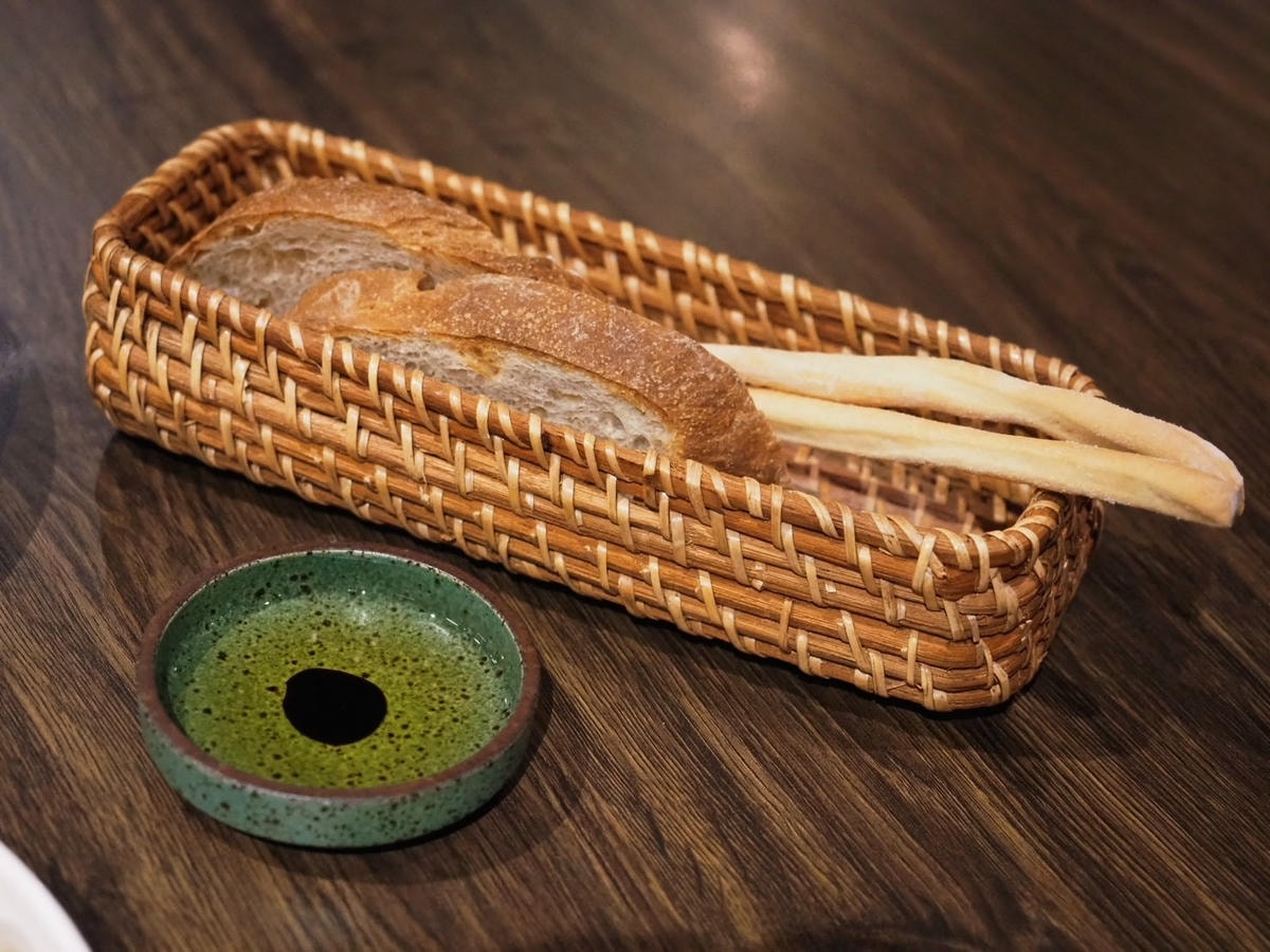 大稻埕餐酒館《RADICI》迪化街百年洋房建築,隱身在天井庭