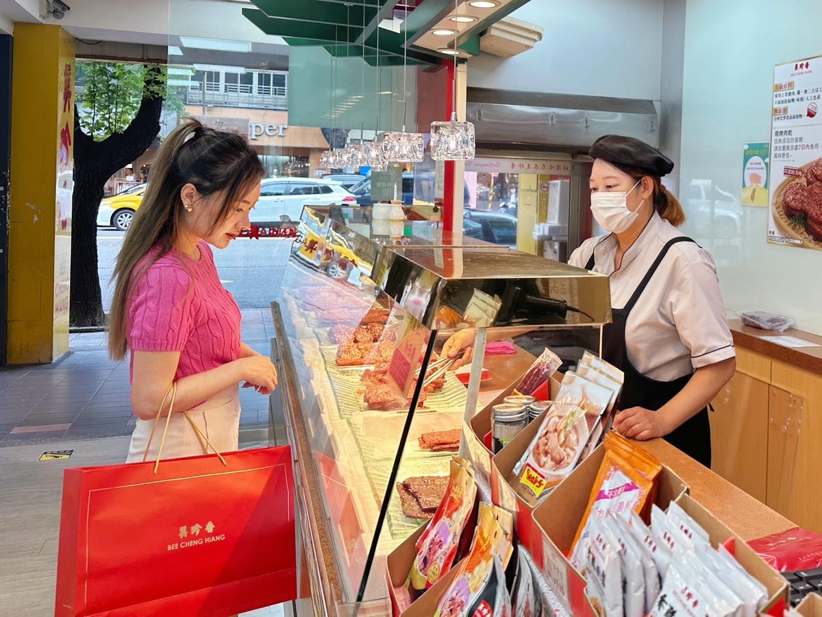 中秋伴手禮推薦《美珍香》雙連店必買新鮮手烤出爐:金錢豬肉乾 中秋伴手禮推薦《美珍香》雙連店必買新鮮手烤出爐:金錢豬肉乾