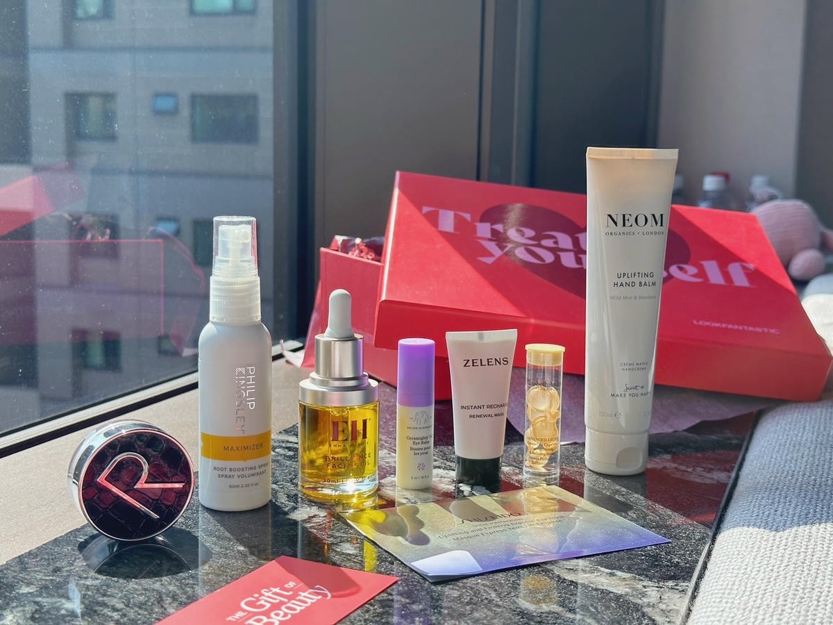 海外電商購物LookFantastic 光棍節禮盒開箱!( 海外電商購物LookFantastic 光棍節禮盒開箱!(