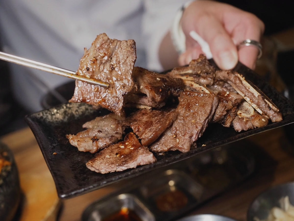 台北大安《韓老二烤肉餐廳》韓國烤肉必吃豬五花,加上烤邊蛋絕對 台北大安《韓老二烤肉餐廳》韓國烤肉必吃豬五花,加上烤邊蛋絕對