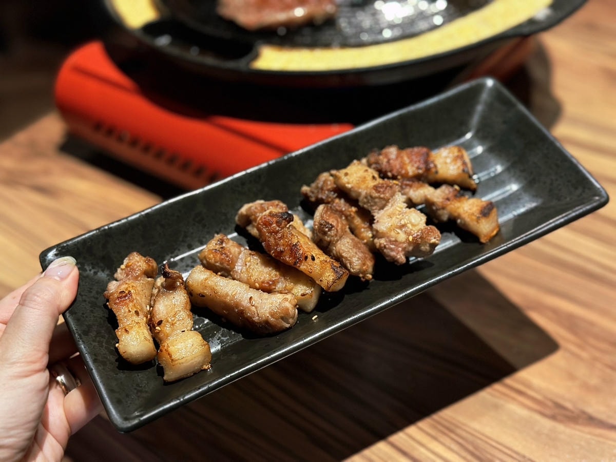台北大安《韓老二烤肉餐廳》韓國烤肉必吃豬五花,加上烤邊蛋絕對 台北大安《韓老二烤肉餐廳》韓國烤肉必吃豬五花,加上烤邊蛋絕對