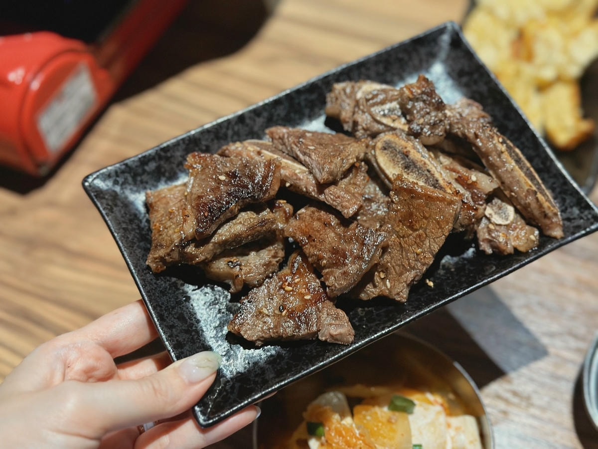 台北大安《韓老二烤肉餐廳》韓國烤肉必吃豬五花,加上烤邊蛋絕對 台北大安《韓老二烤肉餐廳》韓國烤肉必吃豬五花,加上烤邊蛋絕對