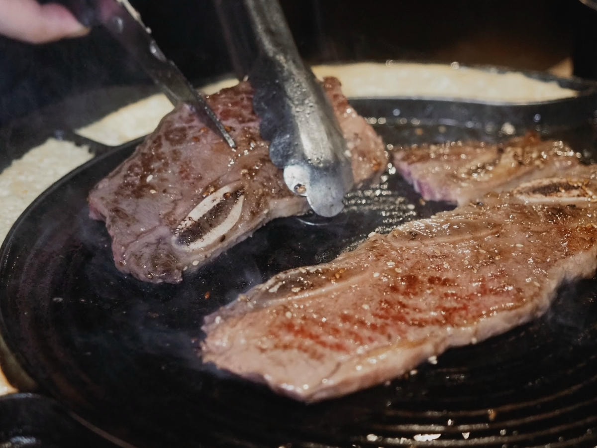 台北大安《韓老二烤肉餐廳》韓國烤肉必吃豬五花,加上烤邊蛋絕對 台北大安《韓老二烤肉餐廳》韓國烤肉必吃豬五花,加上烤邊蛋絕對
