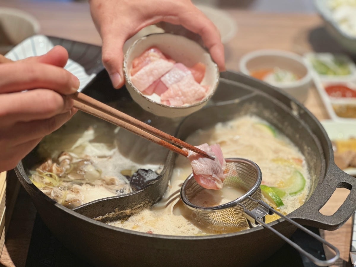 よし!請上座!信義區火鍋推薦《優喜鍋物專門店》前菜必點「招牌 よし!請上座!信義區火鍋推薦《優喜鍋物專門店》前菜必點「招牌