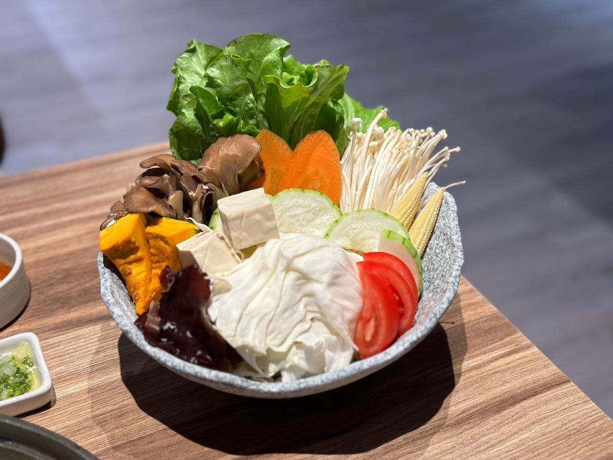 よし!請上座!信義區火鍋推薦《優喜鍋物專門店》前菜必點「招牌 よし!請上座!信義區火鍋推薦《優喜鍋物專門店》前菜必點「招牌