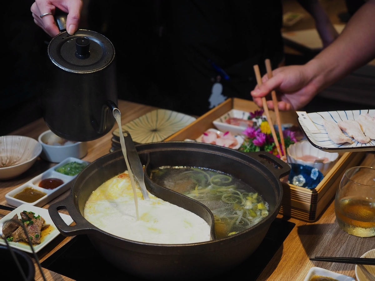 よし!請上座!信義區火鍋推薦《優喜鍋物專門店》前菜必點「招牌 よし!請上座!信義區火鍋推薦《優喜鍋物專門店》前菜必點「招牌