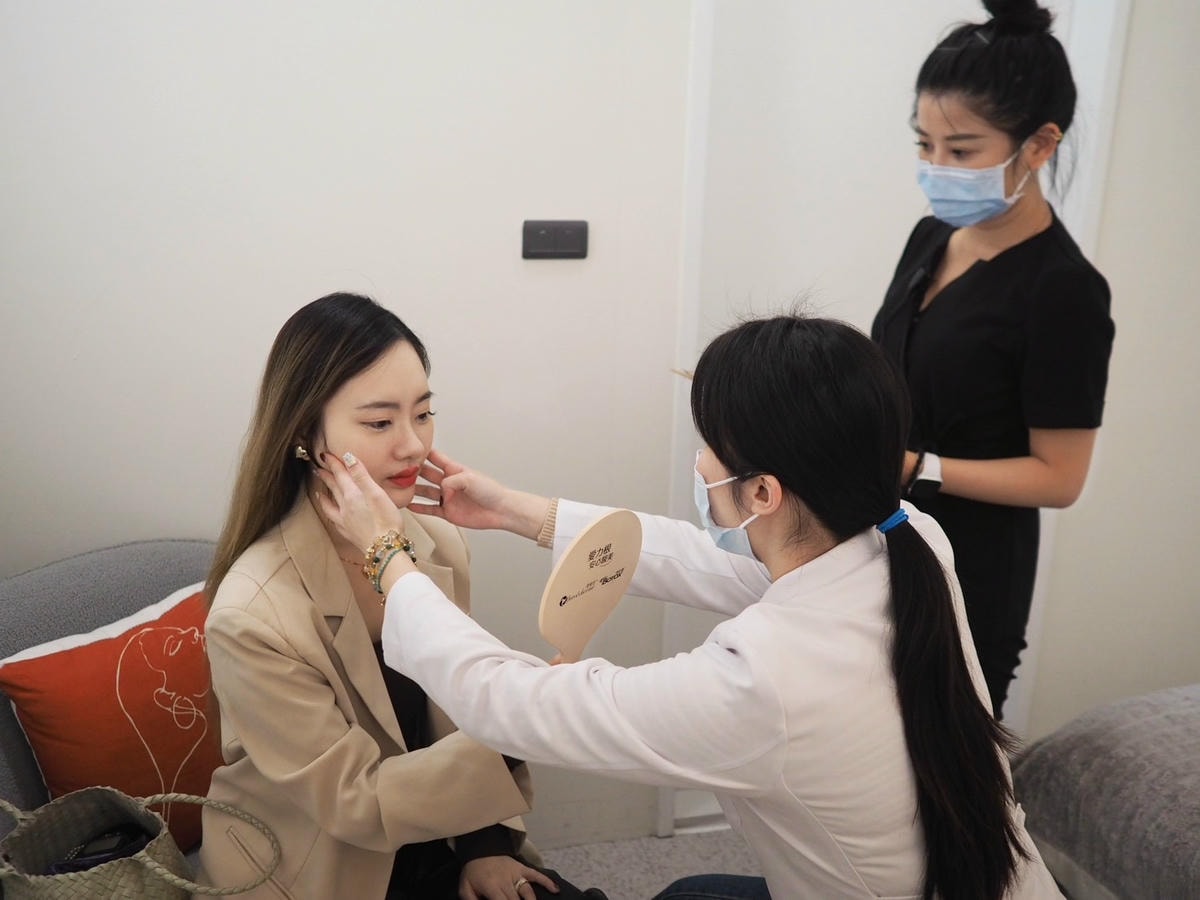 台北士林《品維維健康美學診所》韓國奇肌肉毒封存歲月痕跡,定期