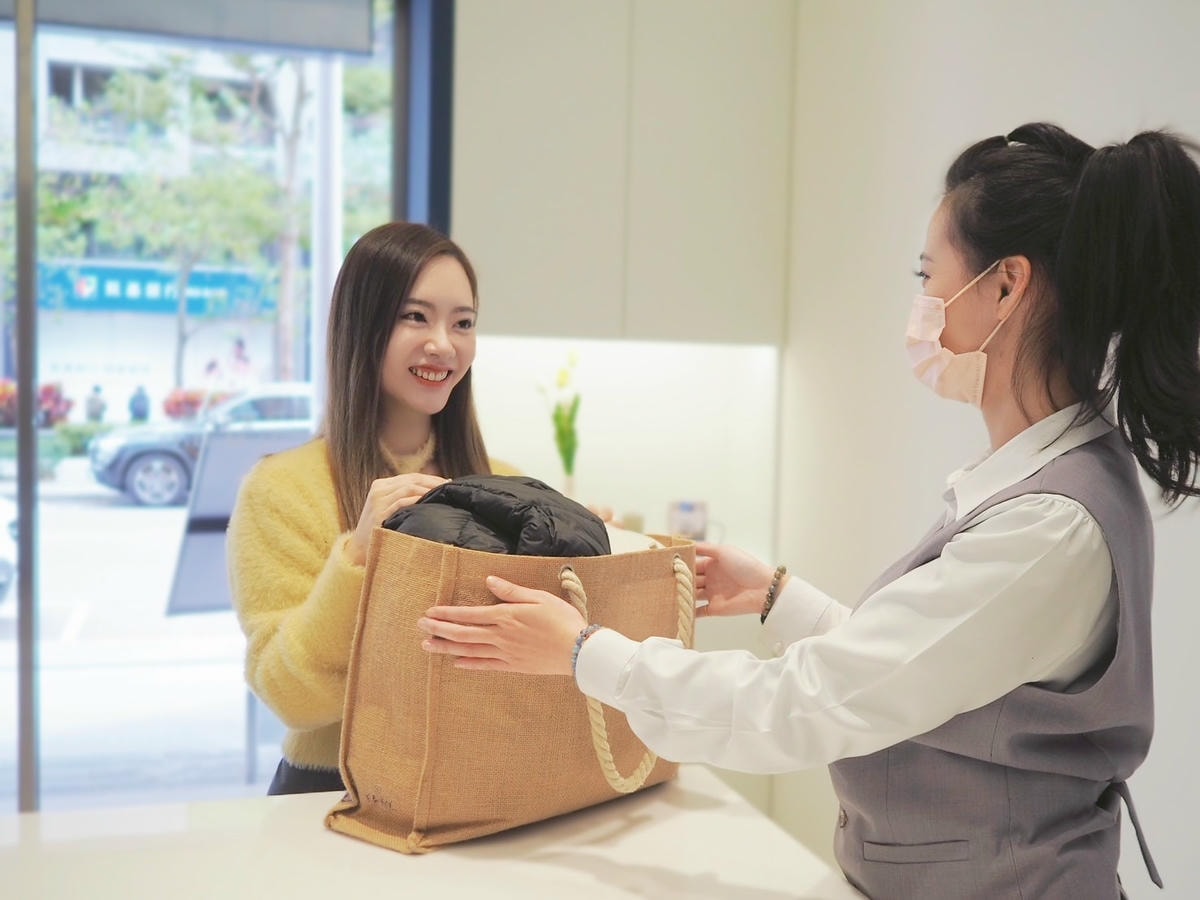 台北衣物送洗推薦《 RIV精緻洗衣 》大直樂群門市專人免費 台北衣物送洗推薦《 RIV精緻洗衣 》大直樂群門市專人免費