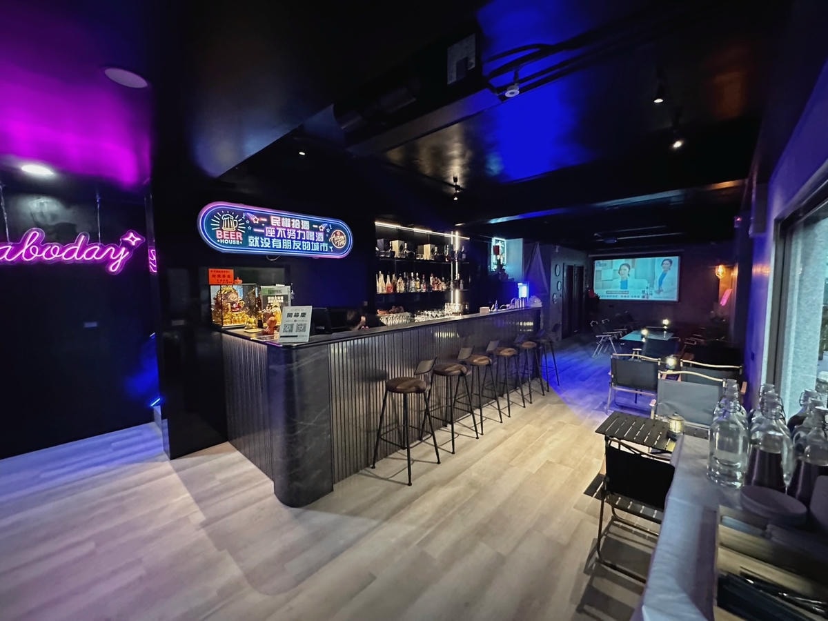 桃園蘆竹餐酒館《民權拾酒》寵物友善戶外露營最 Chill 風 桃園蘆竹餐酒館《民權拾酒》寵物友善戶外露營最 Chill 風