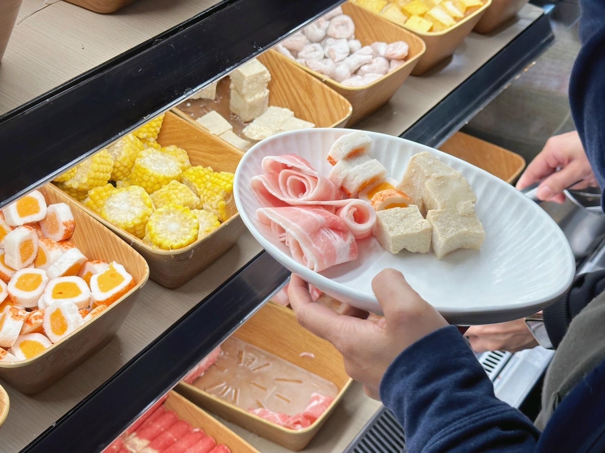 板橋吃到飽推薦《心心石頭火鍋》平日用餐只要369起,居然不收 板橋吃到飽推薦《心心石頭火鍋》平日用餐只要369起,居然不收