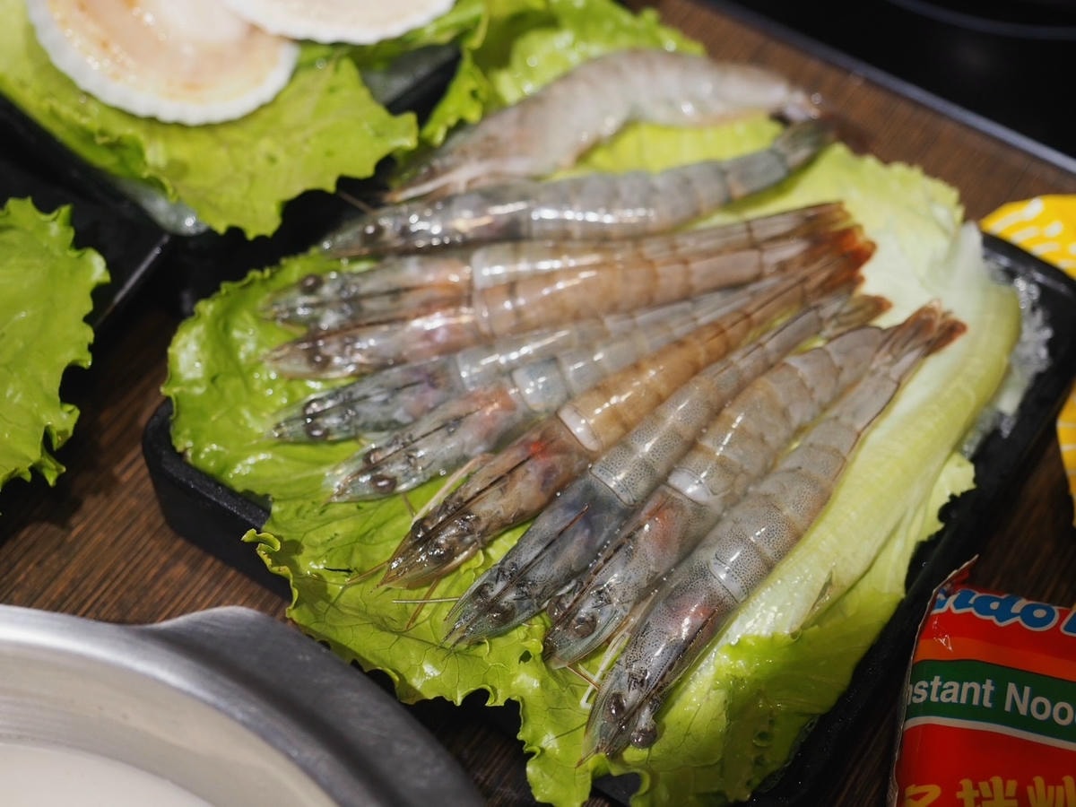 板橋吃到飽推薦《心心石頭火鍋》平日用餐只要369起,居然不收 板橋吃到飽推薦《心心石頭火鍋》平日用餐只要369起,居然不收
