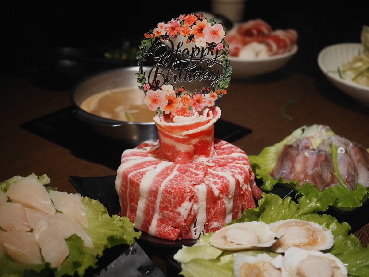 板橋吃到飽推薦《心心石頭火鍋》平日用餐只要369起,居然不收 板橋吃到飽推薦《心心石頭火鍋》平日用餐只要369起,居然不收