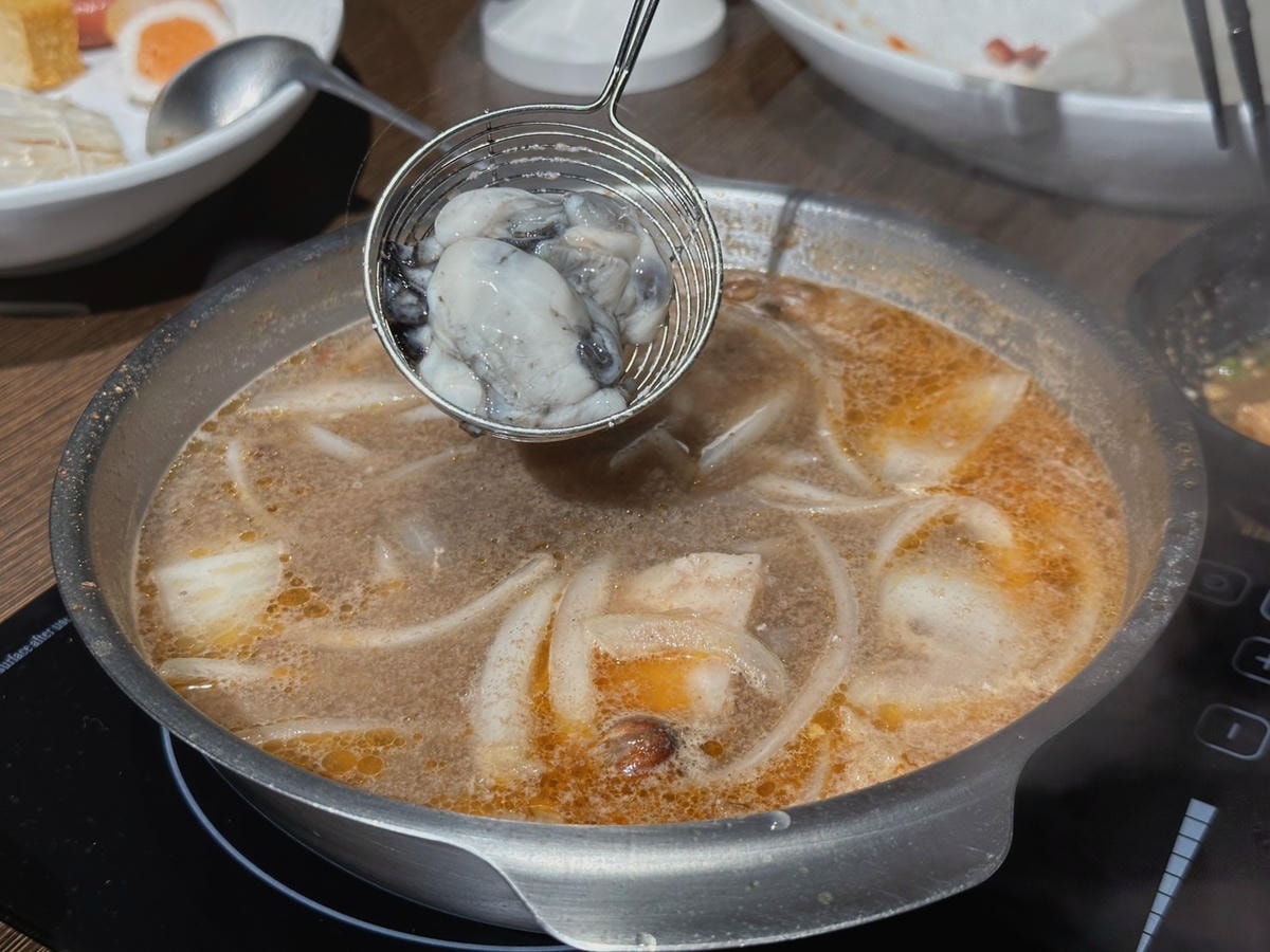 板橋吃到飽推薦《心心石頭火鍋》平日用餐只要369起,居然不收 板橋吃到飽推薦《心心石頭火鍋》平日用餐只要369起,居然不收