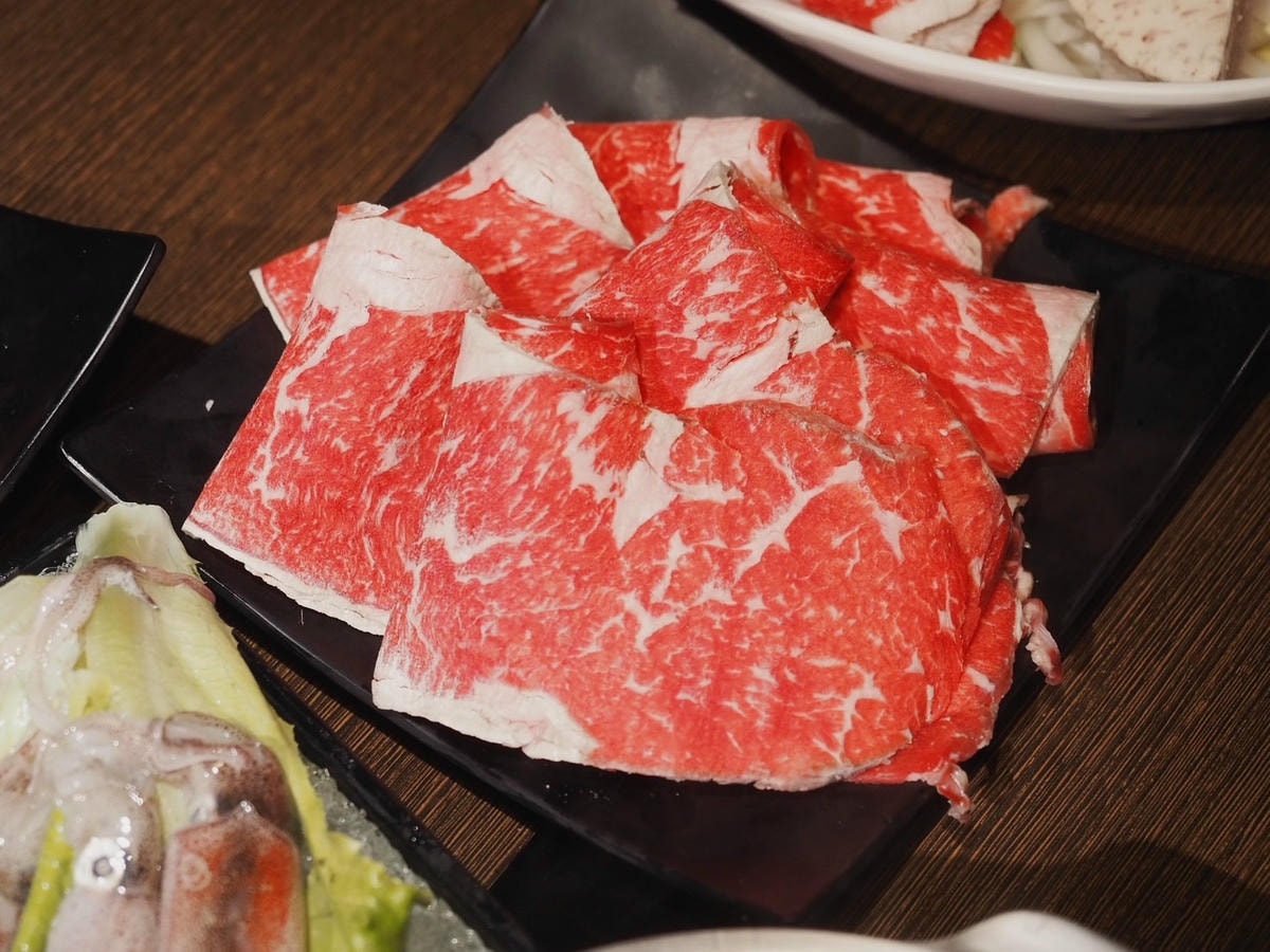 板橋吃到飽推薦《心心石頭火鍋》平日用餐只要369起,居然不收 板橋吃到飽推薦《心心石頭火鍋》平日用餐只要369起,居然不收