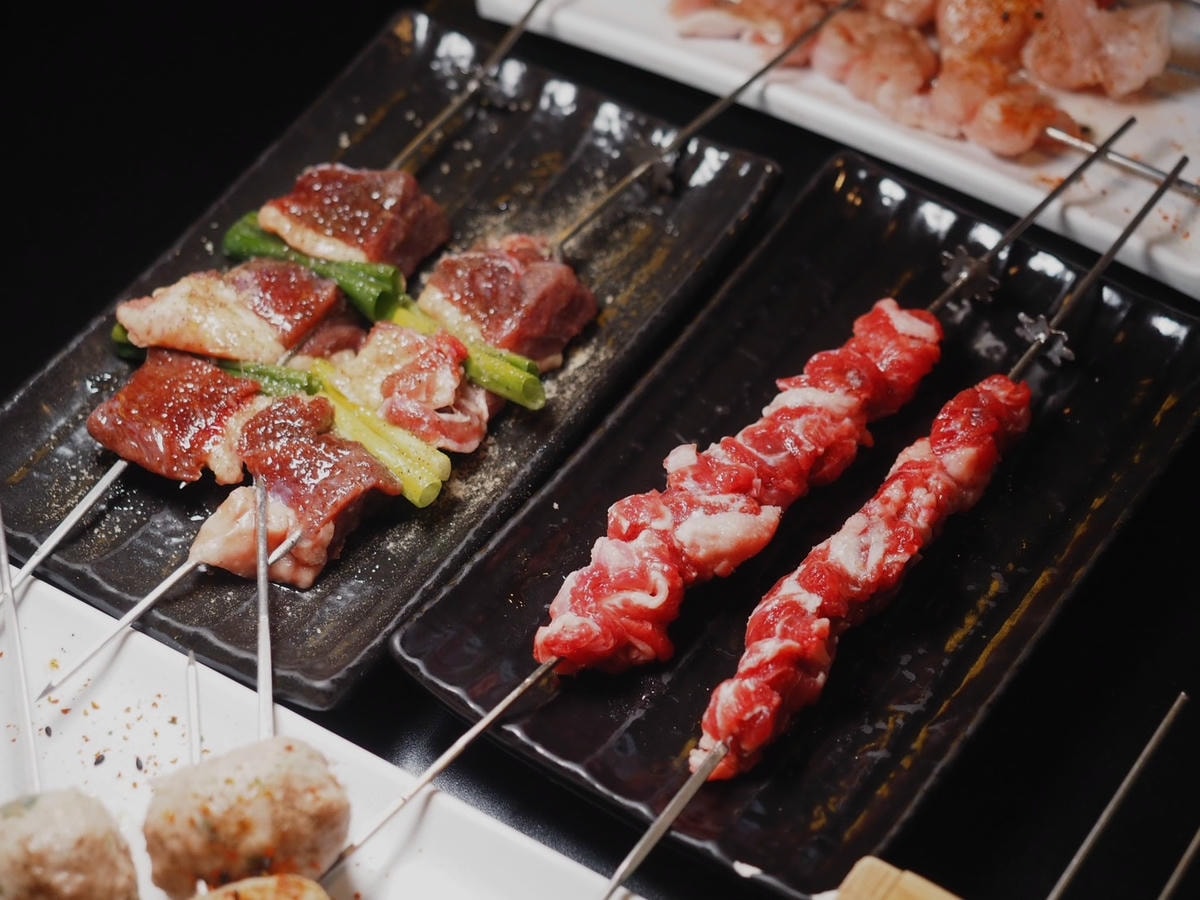 台北西門町《羊騷殿》台灣唯一自動旋轉燒烤羊肉串!羊肉爐也吃得