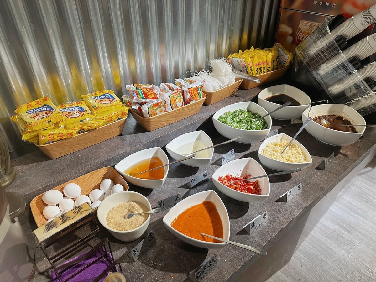 板橋吃到飽推薦《心心石頭火鍋》平日用餐只要369起,居然不收 板橋吃到飽推薦《心心石頭火鍋》平日用餐只要369起,居然不收