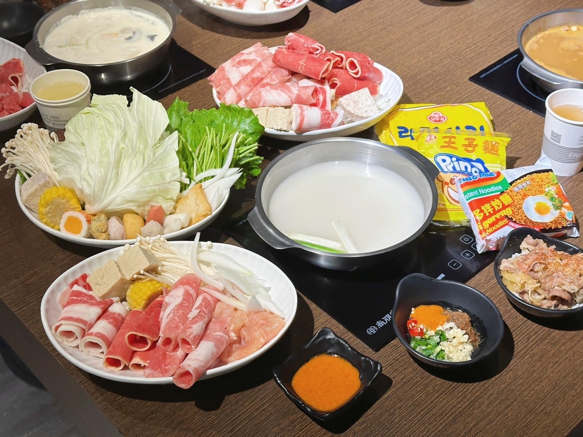 板橋吃到飽推薦《心心石頭火鍋》平日用餐只要369起,居然不收 板橋吃到飽推薦《心心石頭火鍋》平日用餐只要369起,居然不收