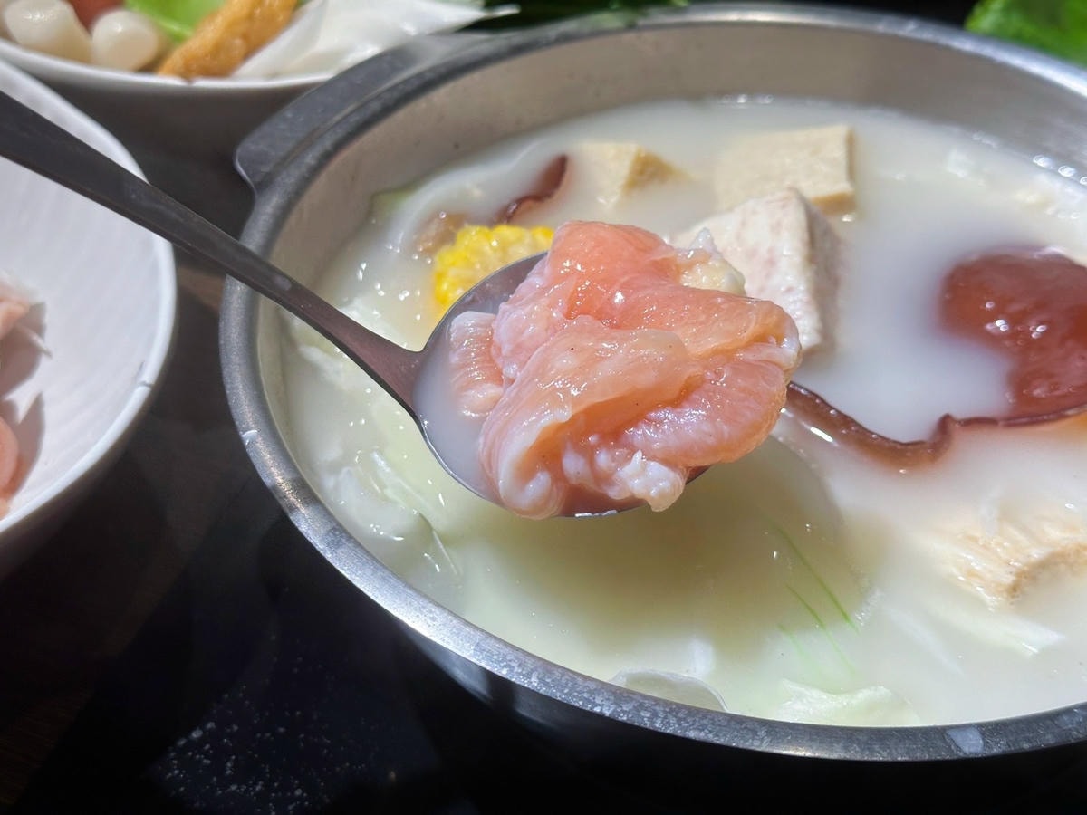 板橋吃到飽推薦《心心石頭火鍋》平日用餐只要369起,居然不收 板橋吃到飽推薦《心心石頭火鍋》平日用餐只要369起,居然不收