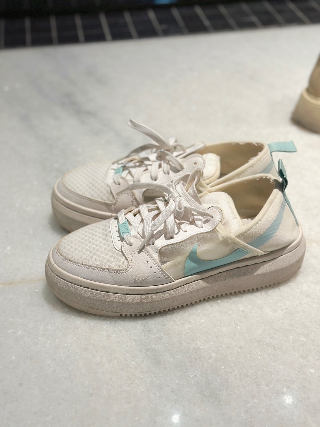 板橋24hr洗鞋服務《 I Sneaker 樂洗鞋智能洗鞋櫃