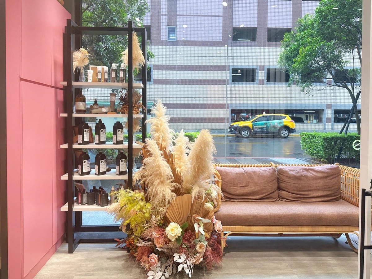 台北南港燙髮推薦《Meta hair salon 后》染燙受 台北南港燙髮推薦《Meta hair salon 后》染燙受