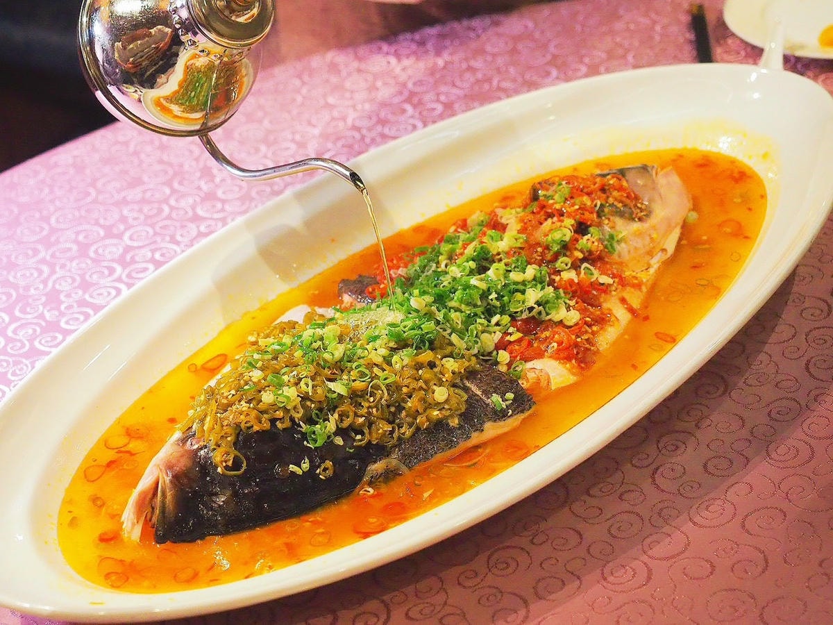 台北凱達家宴中餐廳必點「絕代雙椒魚頭」榮獲十大名菜金獎!鮮豔 台北凱達家宴中餐廳必點「絕代雙椒魚頭」榮獲十大名菜金獎!鮮豔