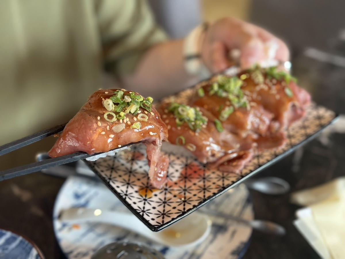 松江南京麻辣火鍋《石‧撈麻辣鴛鴦鍋》吃到飽!招牌經典酒家菜「 松江南京麻辣火鍋《石‧撈麻辣鴛鴦鍋》吃到飽!招牌經典酒家菜「