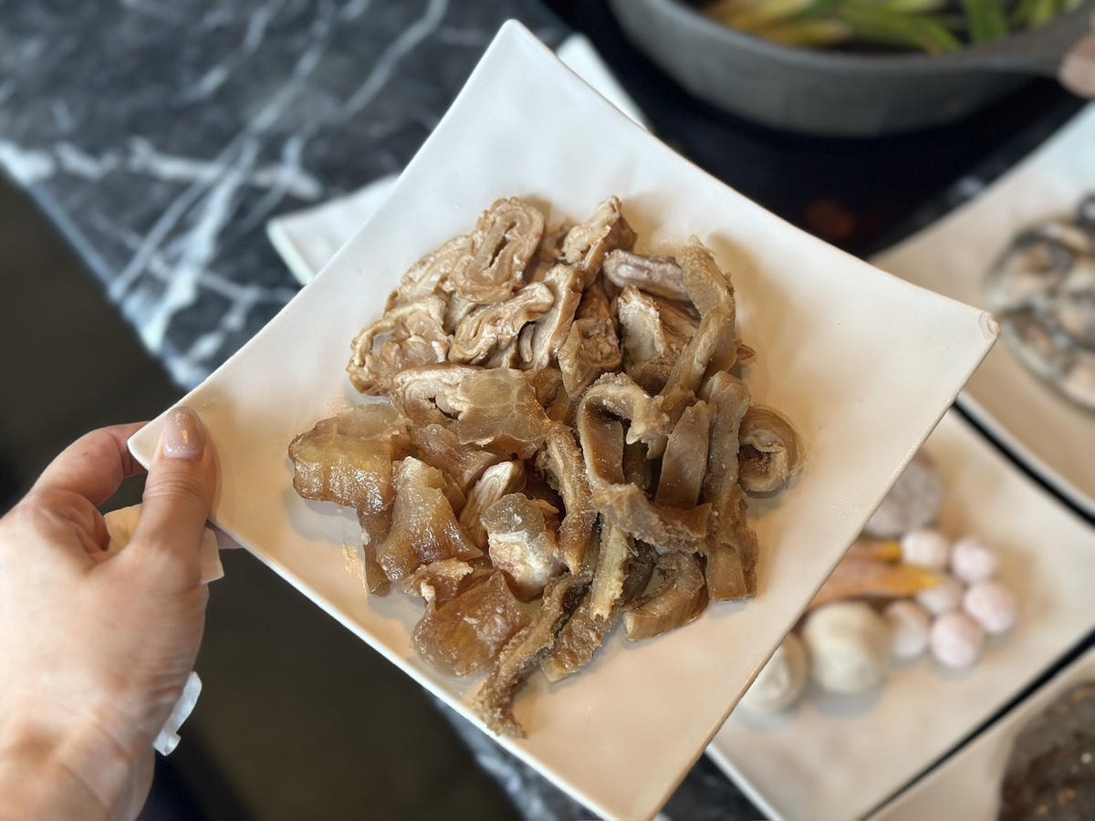 松江南京麻辣火鍋《石‧撈麻辣鴛鴦鍋》吃到飽!招牌經典酒家菜「 松江南京麻辣火鍋《石‧撈麻辣鴛鴦鍋》吃到飽!招牌經典酒家菜「